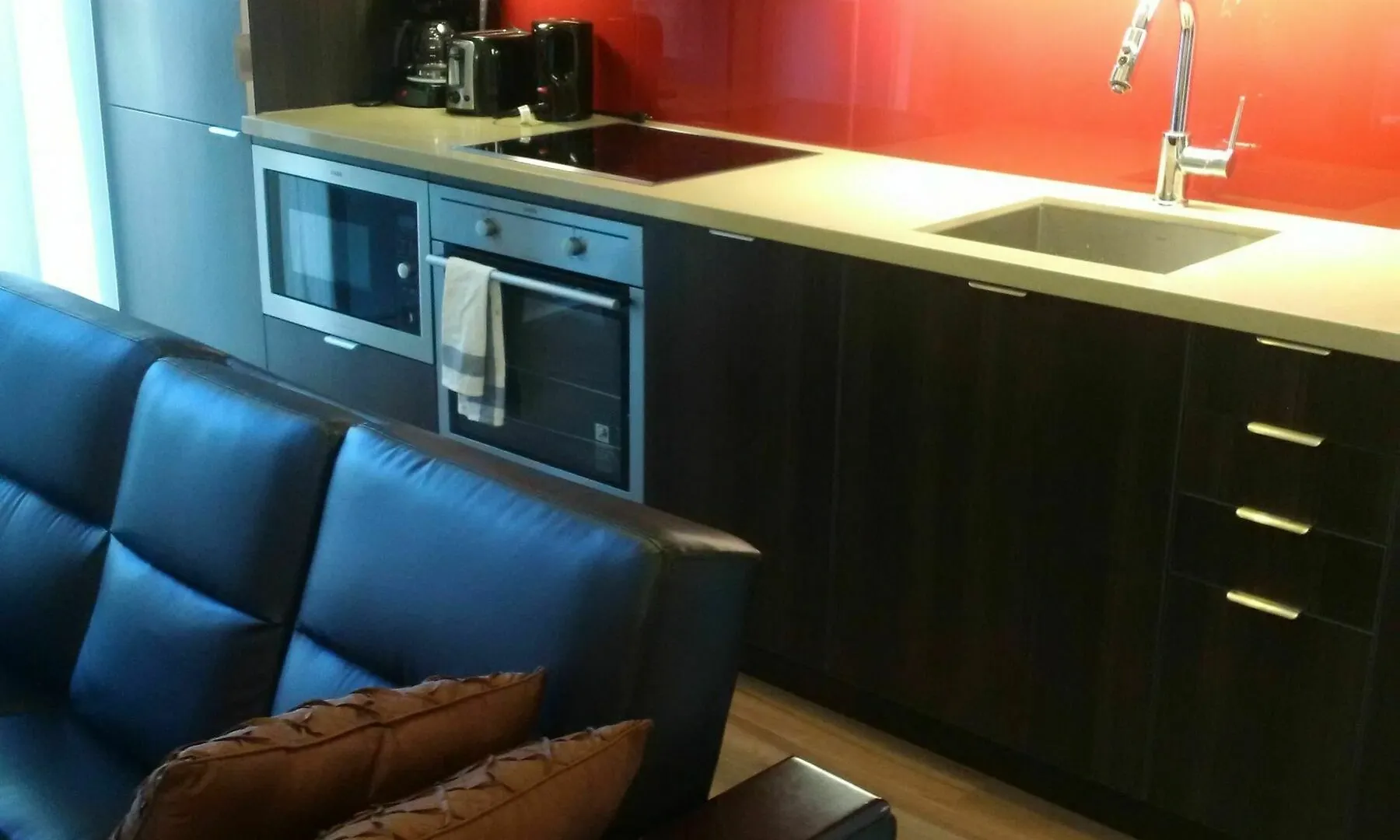 Trinity Suites - Luxury Condo On Front Street Apartment
